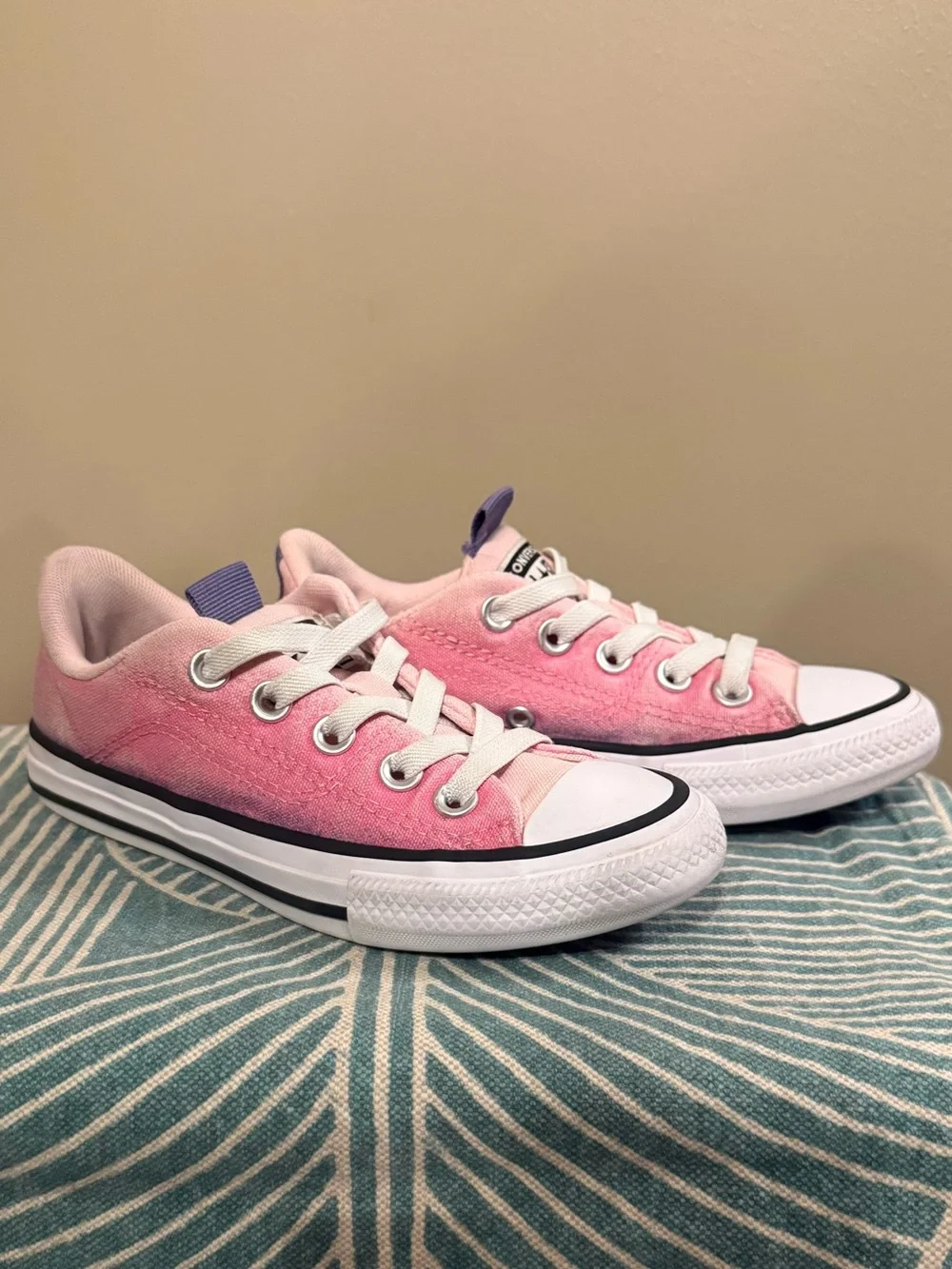 Converse cute low